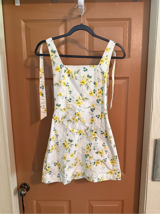 Alice + Olivia Dresses & Skirts - Cutie Alice & Olivia stretchy denim dress!